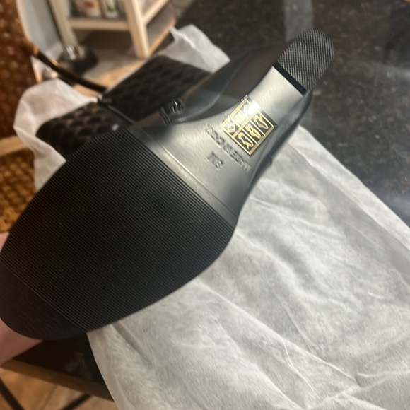 New - Picture 2 of 3